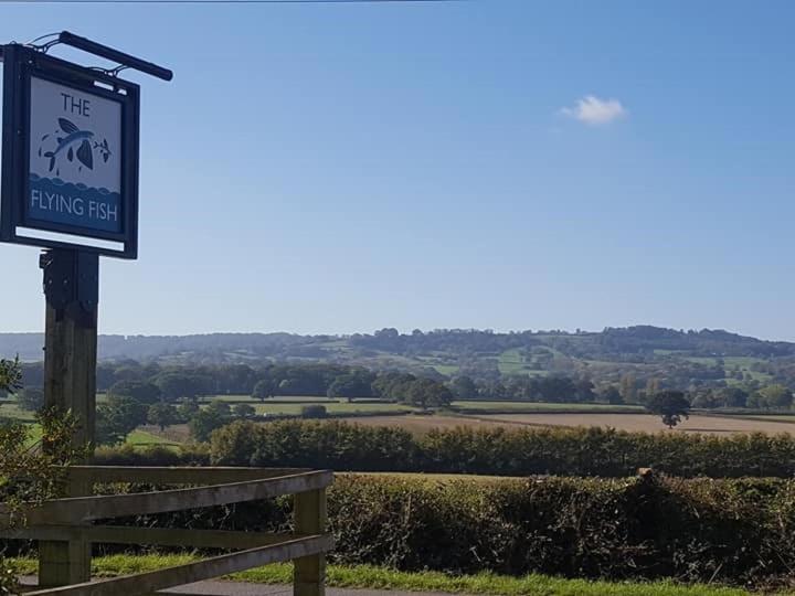 The Flying Fish Stables Hotel Ilminster Room photo