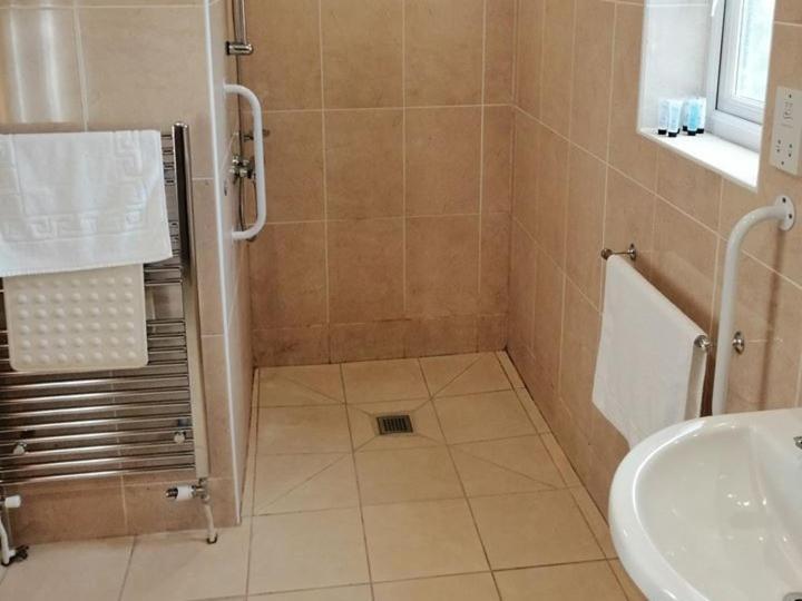 The Flying Fish Stables Hotel Ilminster Room photo